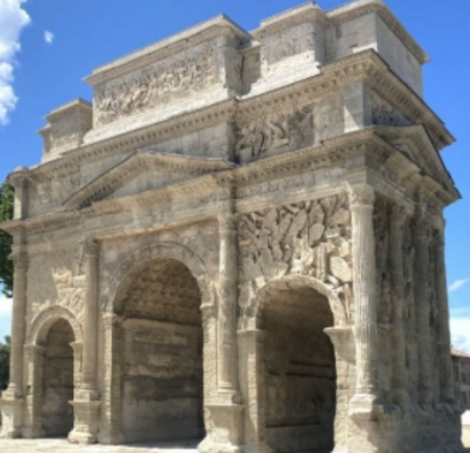 Découvrir l'arc de triomphe à Orange